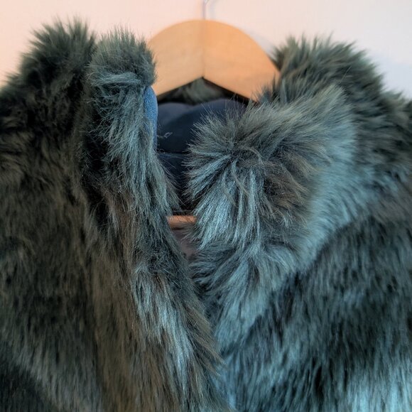 Stunning Aritzia Babaton Faux Fur Winter Coat – Small – Deep Green – Rare Color - Picture 5 of 12